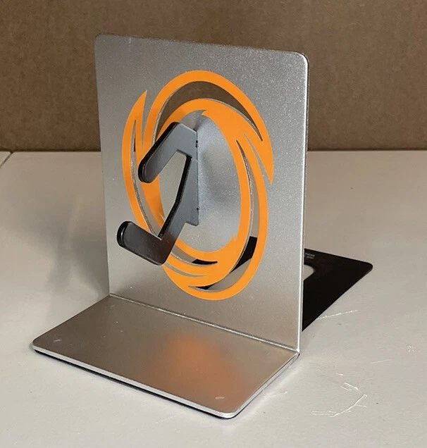 ThinkGeek Portal 2 Bookends Metal Orange Blue ~ Hardly Used Great Condition! 3