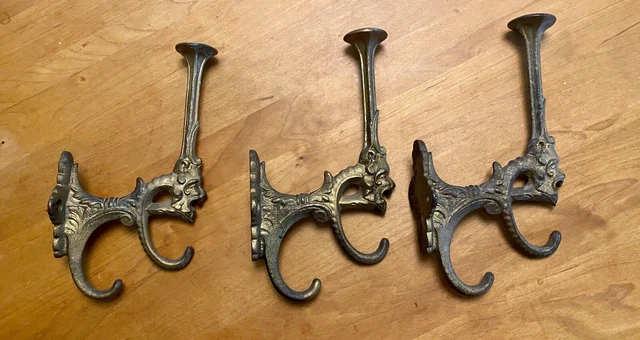 " 3 " Cast Iron Lion Head Hat & Coat Wall Hanger Hooks Antiqued Brass Finish