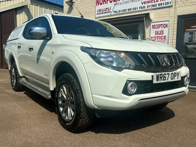2017 MITSUBISHI L200 Double Cab DI-D 178 Titan 4WD PICK UP Diesel ...