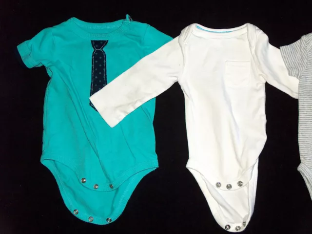 4 Lot Baby New Born NB 0-3M Oneies (2) Carter's, (1) Circo, (1) Cloud Island VG 3