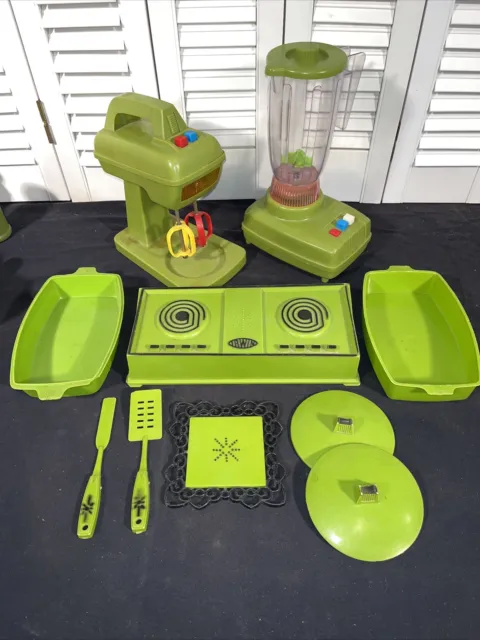 Vintage Child’s Battery Operated Blender and Mixer Set Stove Burners Lot Green
