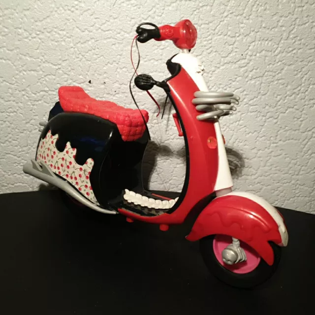 Monster High Ghoulia Yelps Moped Scooter Vespa Only - 2011 Mattel