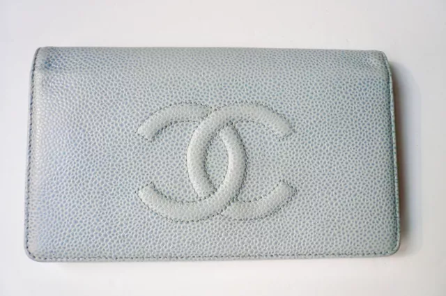 CHANEL Blue wallet caviar leather Portefeuille Bon état