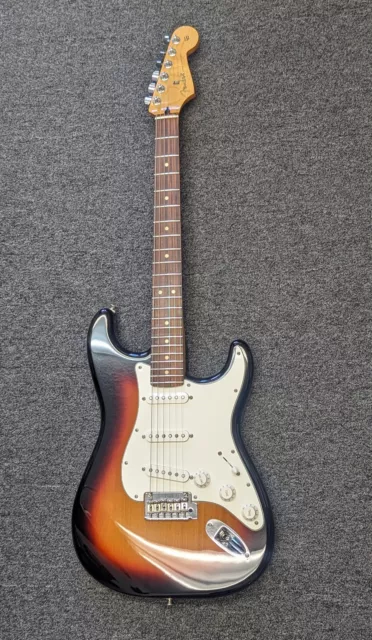 Fender Player Stratocaster Electric Guitar with Pau Ferro Fingerboard Strat Vint