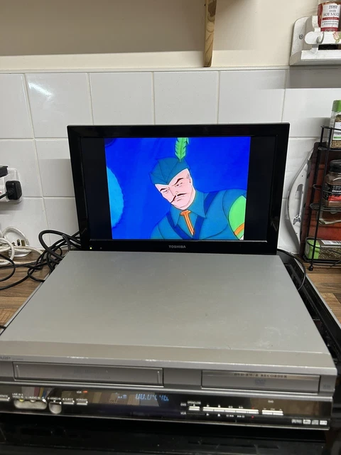 SHARP VCR/DVD RECORDER Combination - Model DV-RW 250 With Remote £89.99