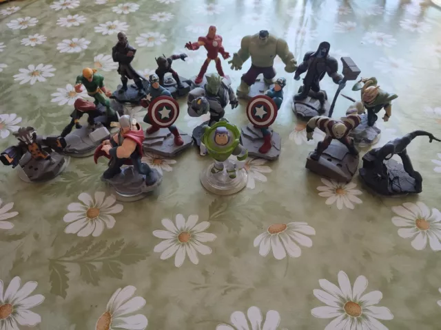 Disney Infinity 2.0 Figuren Sammlung 16 Stück Konvolut Thor Hulk Spiderman