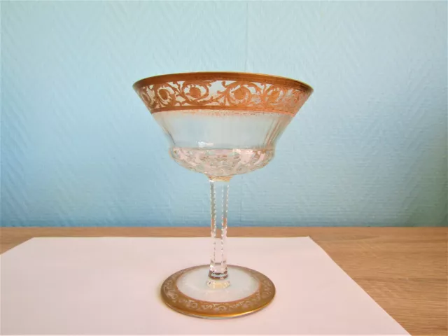 Coupe champagne 13,7 cm en cristal de Saint Louis signé modèle Thistle ( Lot O )