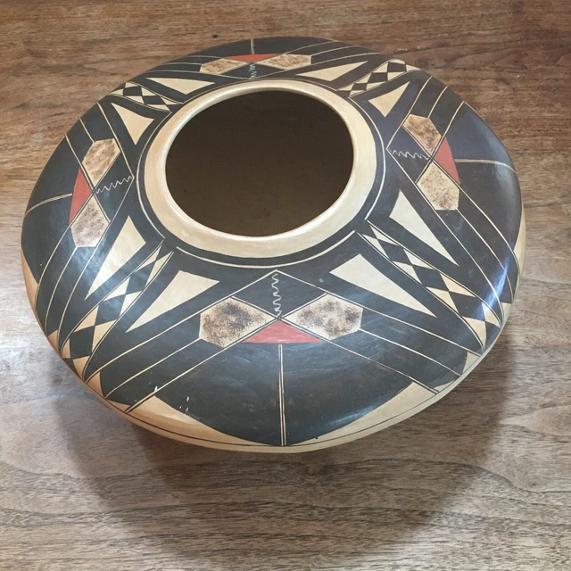 Rachel Sahmie Nampeyo large Hopi jar with geometric designs excellent condition Rachel Sahmie Nampeyo large Hopi jar with geometric designs excellent condition