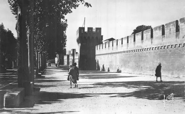 84 Avignon Les Remparts