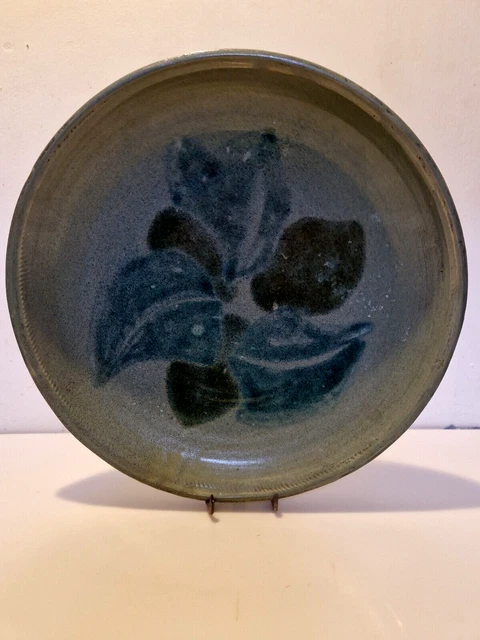 Céramiste française, deux plats de service ronds en grès émaillé En