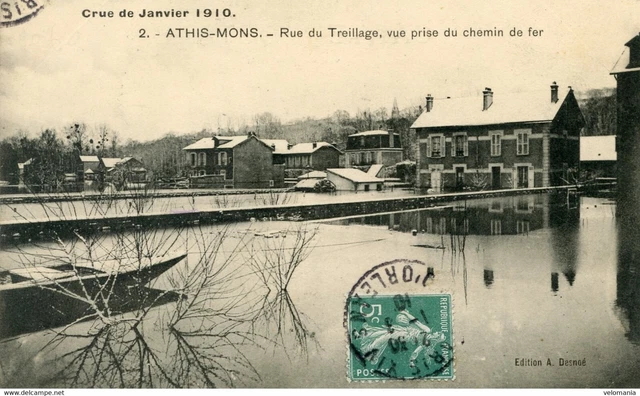 S10404 cpa 91 Athis Mons - Crue 1910 - Rue du Treillage, vue prise du chemin de