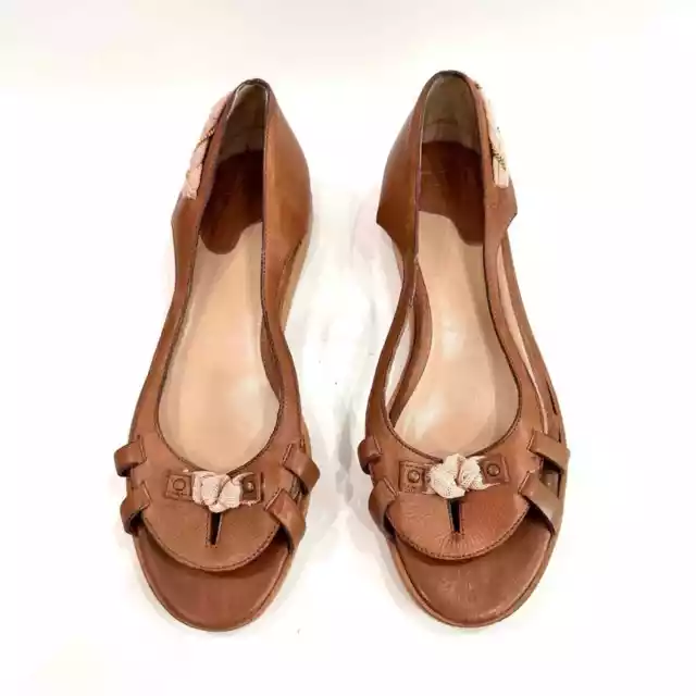 LD Tuttle Slip On Leather Sandals size 37 LD Tuttle Slip On Leather Sandals size 37