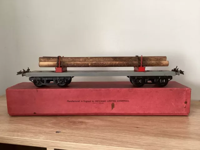 HORNBY O GAUGE 1939-41 No.2 BOGIE  TIMBER WAGON WITH LOAD Grey /Red/Boxed