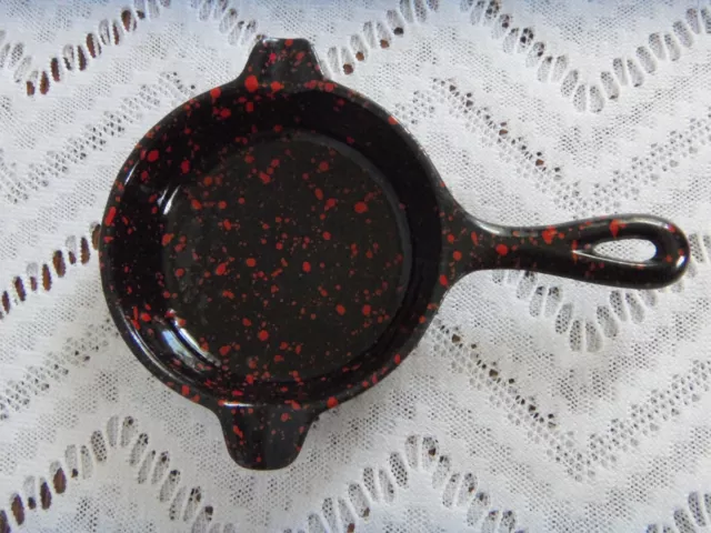 Vtg Wagner Ware 4" Cast Iron Enameled Skillet Ashtray Black w/Red-Orange Spatter