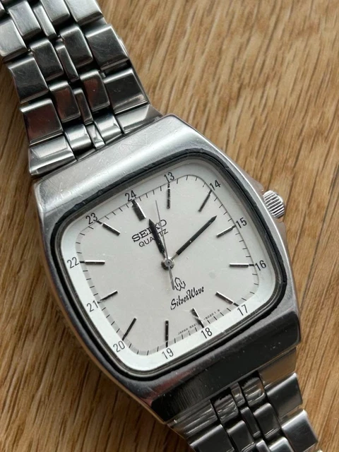 SEIKO Sijver Wave 稼働良品8221-5020 SEIKO SILVERWAVE 8221-5020 Quartz White Dial Square Case