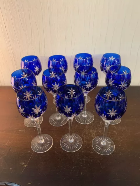 11 verres à vin du Rhin overlay bleu en cristal NO Baccarat (prix à la pièce)