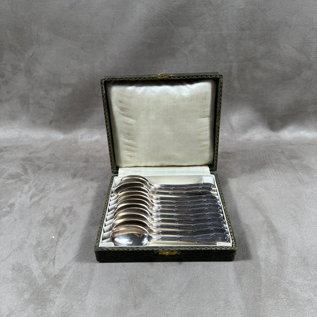 Ménagère LOUIS XV 74 pièces FRIONNET FRANÇOIS en Métal Ménagère LOUIS XV 74 pièces FRIONNET FRANÇOIS en Métal
