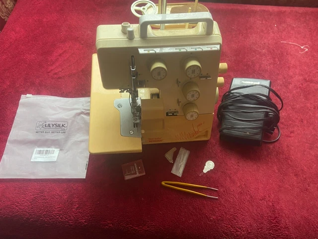 Bernina Bernette 004-D funlock Overlock Serger Sewing Machine, Switzerland Bernina Bernette 004-D funlock Overlock Serger Sewing Machine, Switzerland
