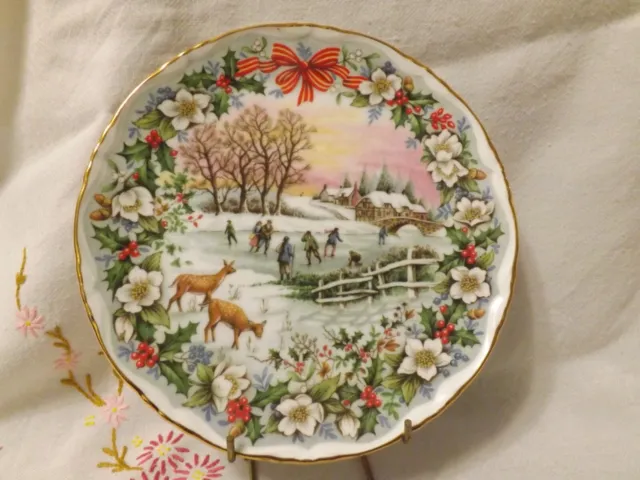 Beautiful Royal Albert Bone China The Skating Pond Decorative Plate By Ff Errill