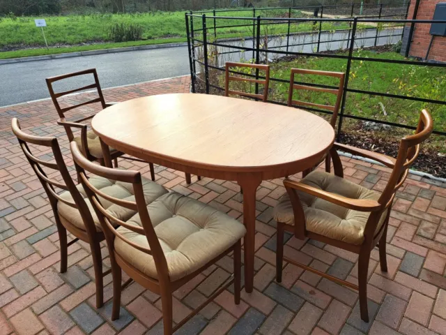 Late Mid Century Vintage Teak McIntosh Table And Chairs, Oval Extendable