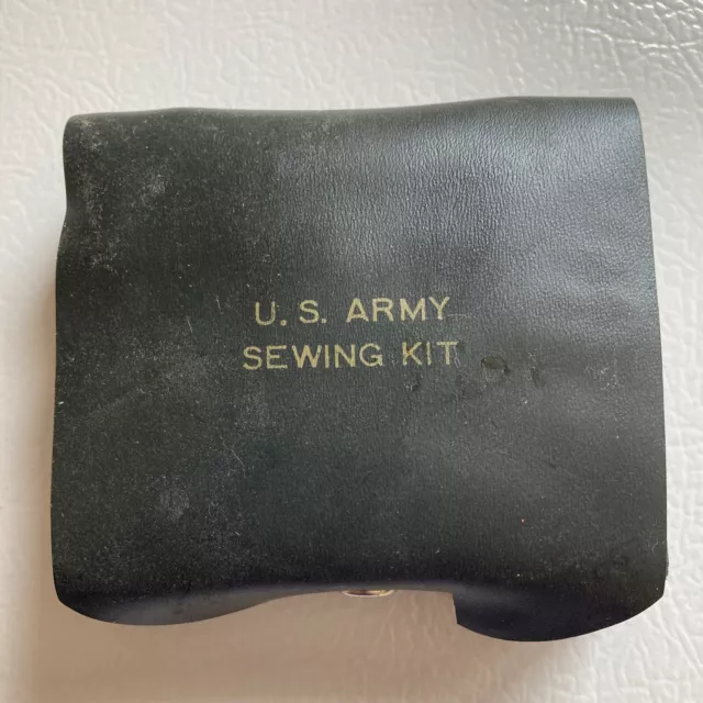 VINTAGE US ARMY Sewing Kit vinyl & cardboard, including thread buttons ...