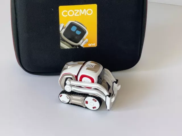 Cozmo Robot Anki / White in it's own Box, Slightly Used, Hard Case Included.