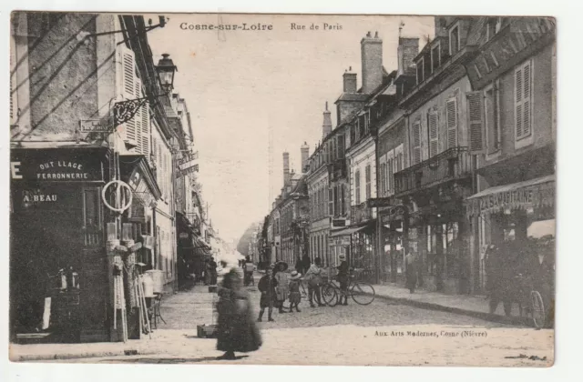 COSNE SUR LOIRE - Nievre - CPA 58 - rue de Paris - Commerces
