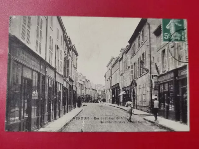 CPA 55 VERDUN - Rue de l'Hotel de Ville - Au petit Parisien