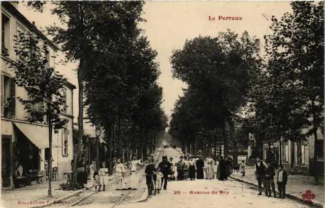 CPA LE PERREUX Avenue de Bry. (509413)