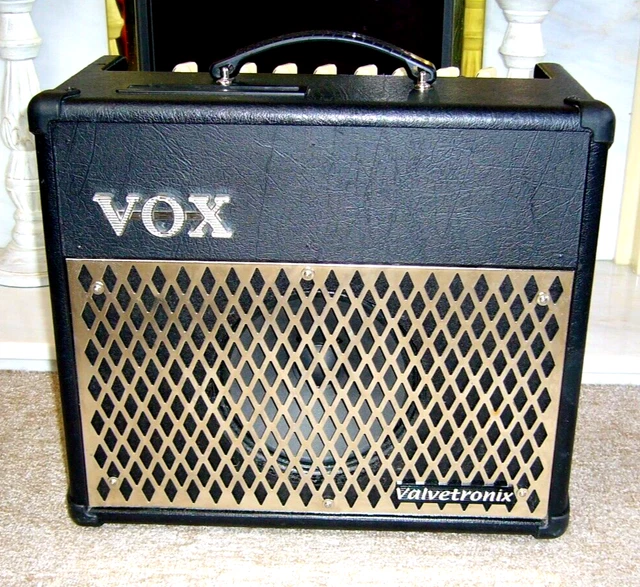 VOX Valvetronix VT-15 Guitar Combo Amplifier with Digital Sound Effects
