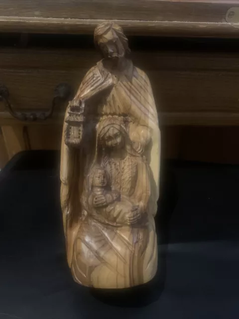 Heilige Familie aus Olivenholz.  H X B XT ca. 20 X 8 X7cm