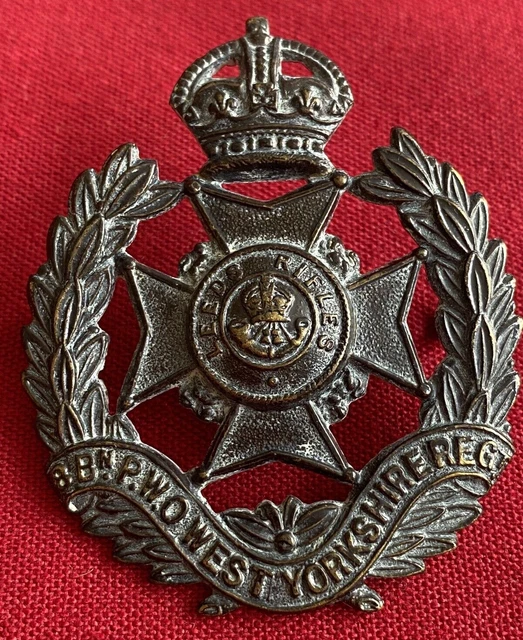 WW1 BRITISH MILITARY Cap Badge 8th Battalion West Yorkshire Reg