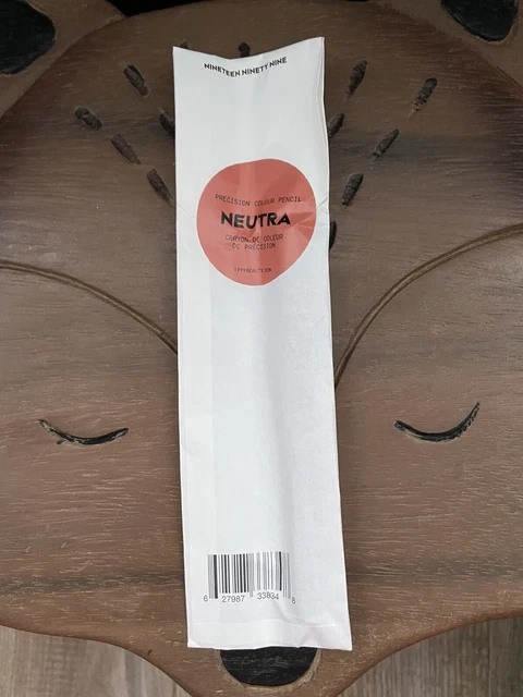 Lápiz multiuso Nineteen Ninety Nineine para ojos, labios y mejillas color neutro