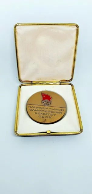 Olympics olympic games   1988 Calgary  Official NOC Participant medal badge