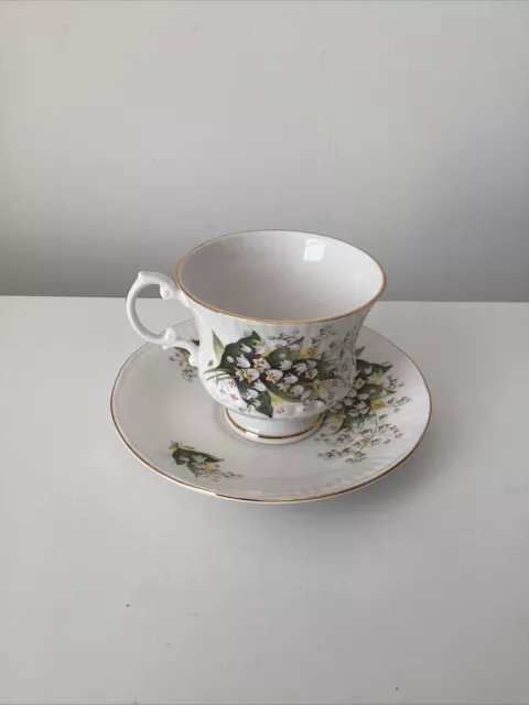 Elizabethan Tea Cup and Saucer - Flowers of the Month - May Lily of the Valley