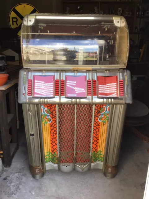 Vintage 1940s Wurlitzer Jukebox Model 1250 For Parts Or Restoration Not Working.