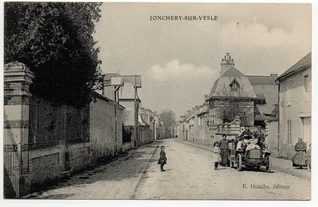 JONCHERY SUR VESLE - Marne - CPA 51 - Voiture dans une rue Belle animation