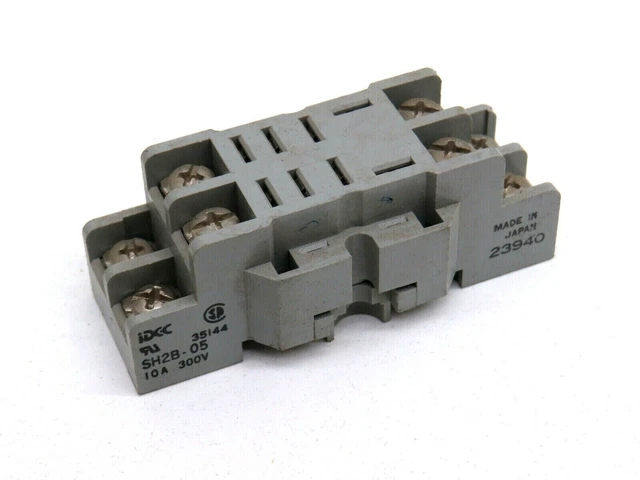 IDEC SH2B-05U Relay Socket 10A 300V 8-Pole/Blade/Pin Base