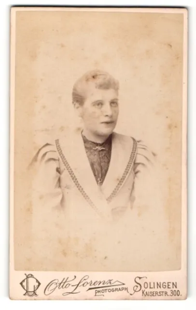 Fotografie Otto Lorenz, Solingen, Portrait junge Dame mit zurückgebundenem Haar