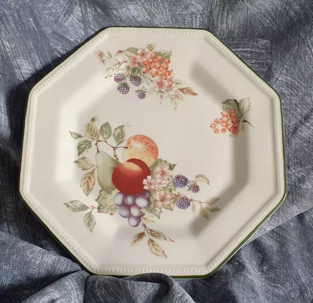 JOHNSON BROTHERS — HERITAGE — FRESH FRUIT — 19.5 cm  7 ¾ " — SALAD PLATE — OQO