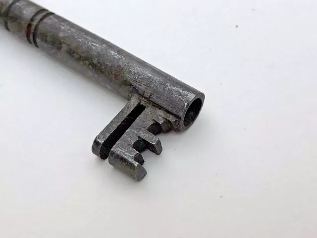 edwardian steel key - hollow bore  ref 10 2