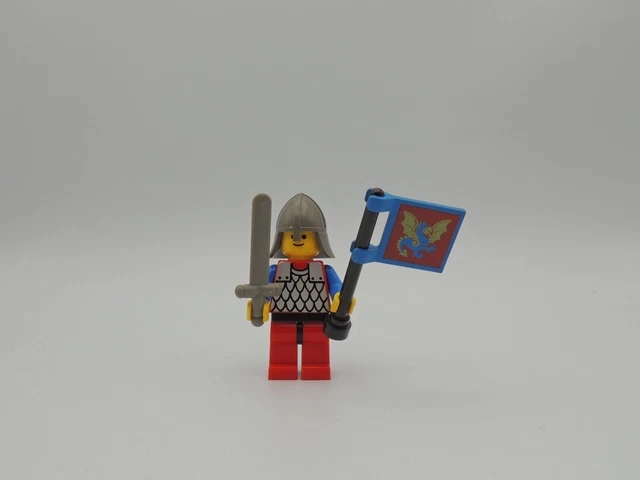 Vintage LEGO Knight - Scale Mail Figure - CAS150 - Castle Minifigure