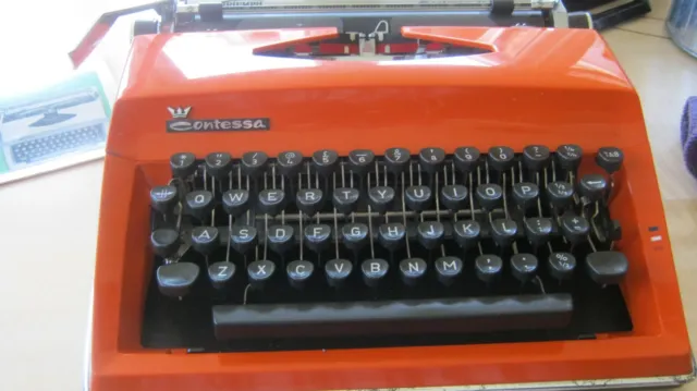Máquina de escribir portátil vintage Triumph Contessa excelente estado con libro de instrucciones