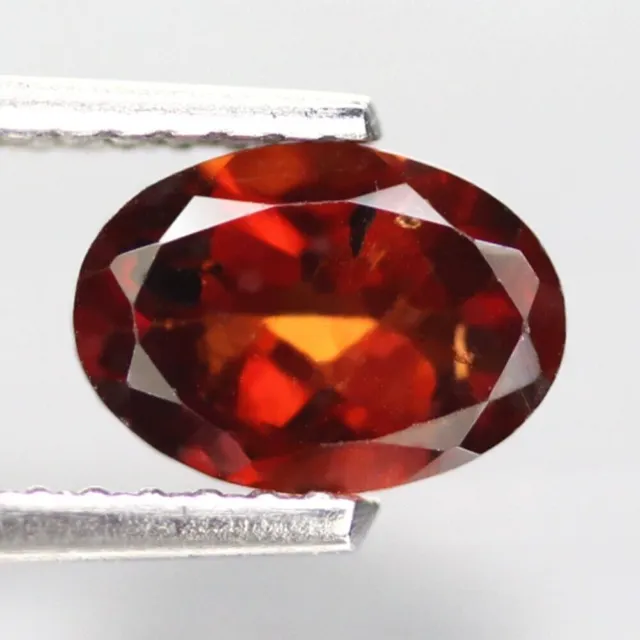 1,08 ct. Grenat spessartine naturel de forme ovale rouge, gemme de Namibie,...