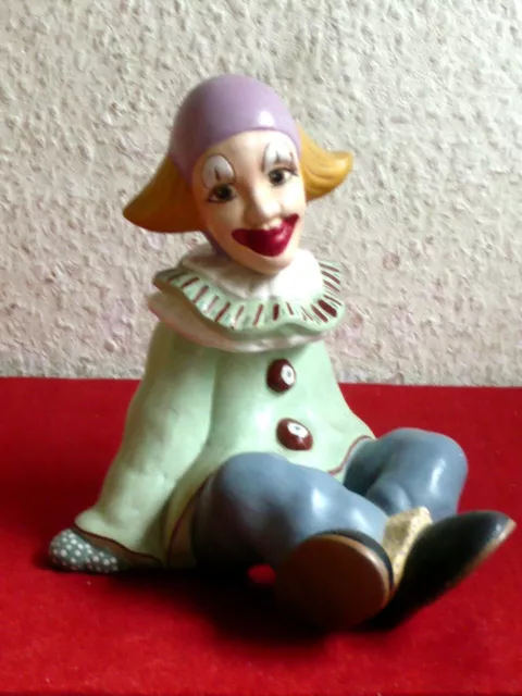 Sitzender Clown Pierrot bemalte Keramik TOP