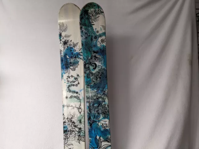 Line Aura Womens Twin Tip Skis w/Marker Bindings Size 163 Cm Color White Conditi Line Aura Womens Twin Tip Skis w/Marker Bindings Size 163 Cm Color White Conditi