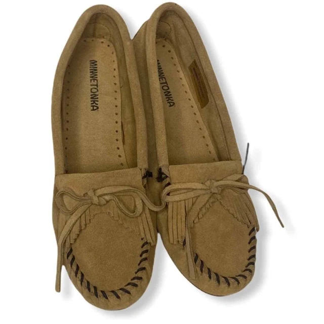 NIB Minnetonka Taupe Kilty Moccasin
