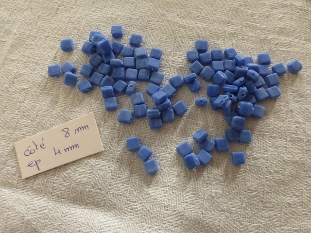Lot De 120 Perles Vintage En Verre - Bleu Turquoise, Forme Cube/ovale - Ancien Stock De Tchécoslovaquie, Occasion