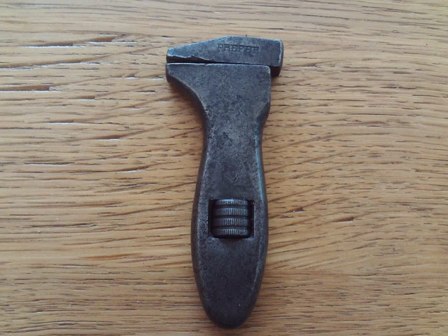 Petite Clé à Molette Ancienne - Outil à Main Acier 10 Cm - Objet Vintage