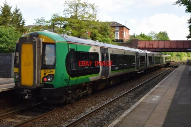PHOTO CLASS 172 Turbostar 3-Car Dmu No 172 339 Of London Midland At ...